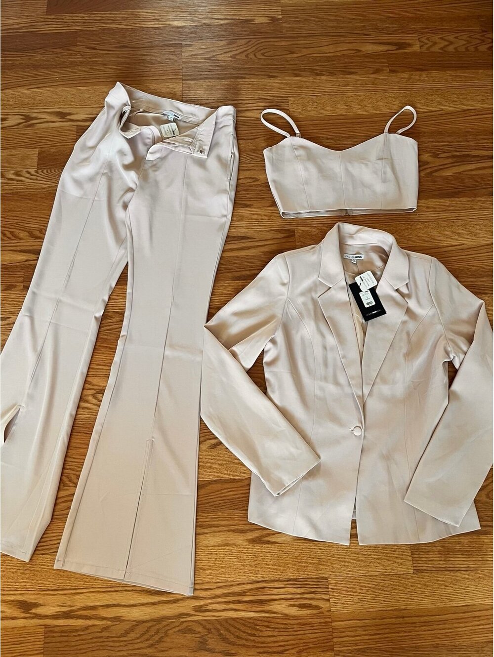Women's Fashion Novs 3 piece Pant Suit Set - Blazer, Crop Top, Pants NWT